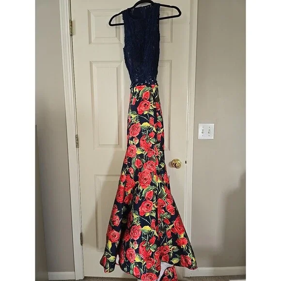 MAC Duggal Lame Mermaid Gown MSRP $499 Size 6 - Picture 3 of 7